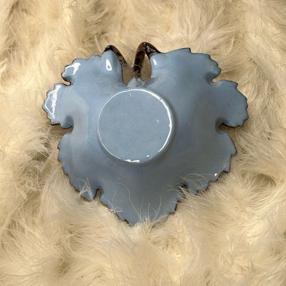 Baby blue Antique Trinket Vintage Ceramic Maple Leaf Jewelry Dish Plate Holder - Picture 9 of 16